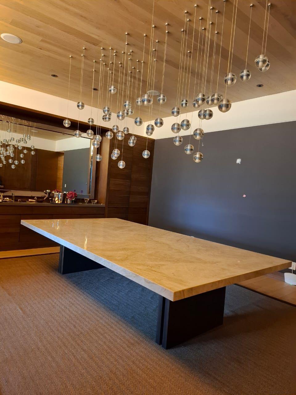 MESA DE COMEDOR CUADRADA