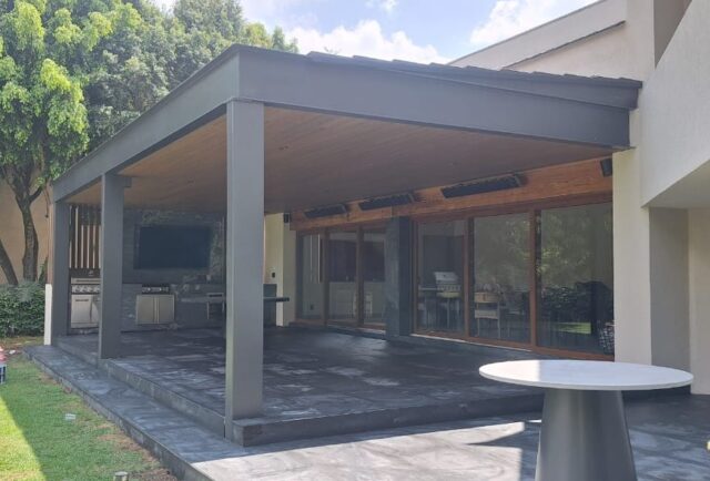 PERGOLA-CRISTAL-MADERA SINTETICA