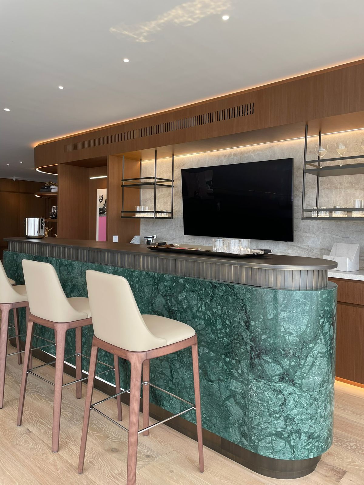 bar