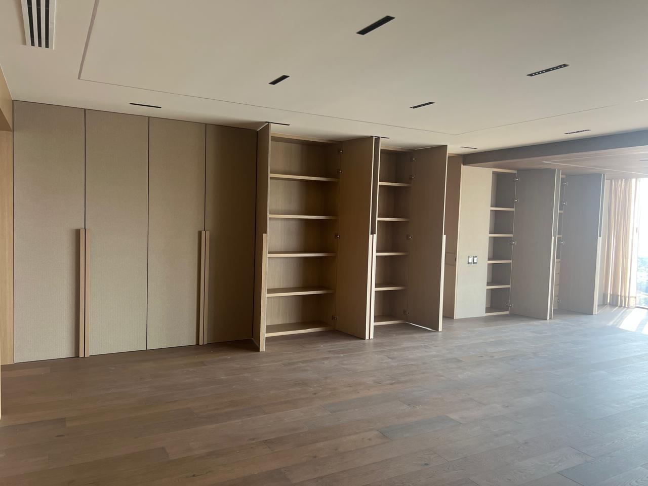 closet lambrin